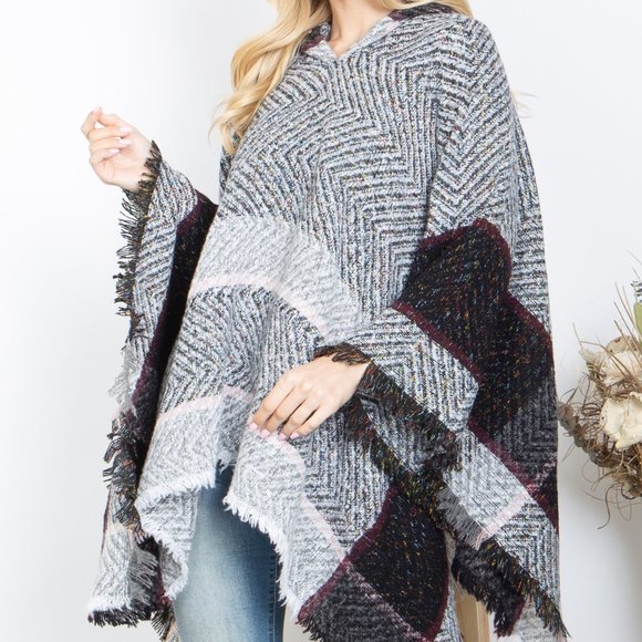 Effortless Style: Embrace the Boldness of our Colorblock Stripe Poncho - Picture 5 of 9
